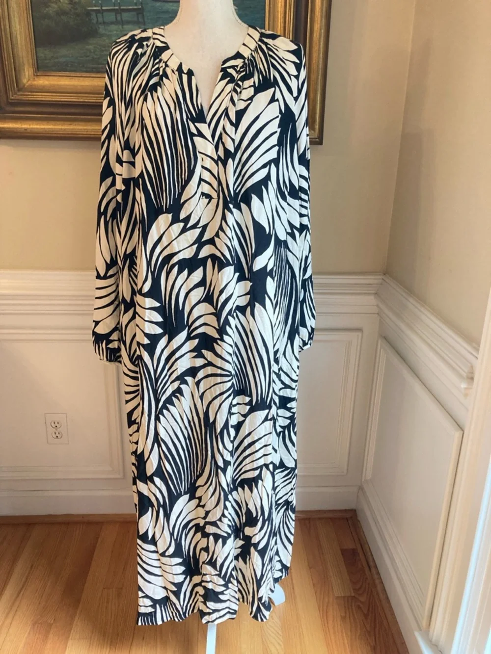 H&M Black Leaf Print Viscose Kaftan Dress NWT - Picture 2 of 9